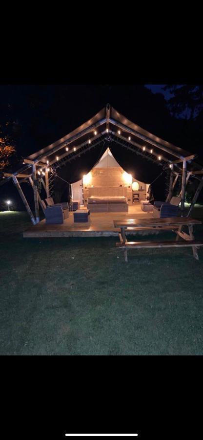 'T Vlyt Vakantiehuis-Wellness Bed & Breakfast Riemst Exterior photo